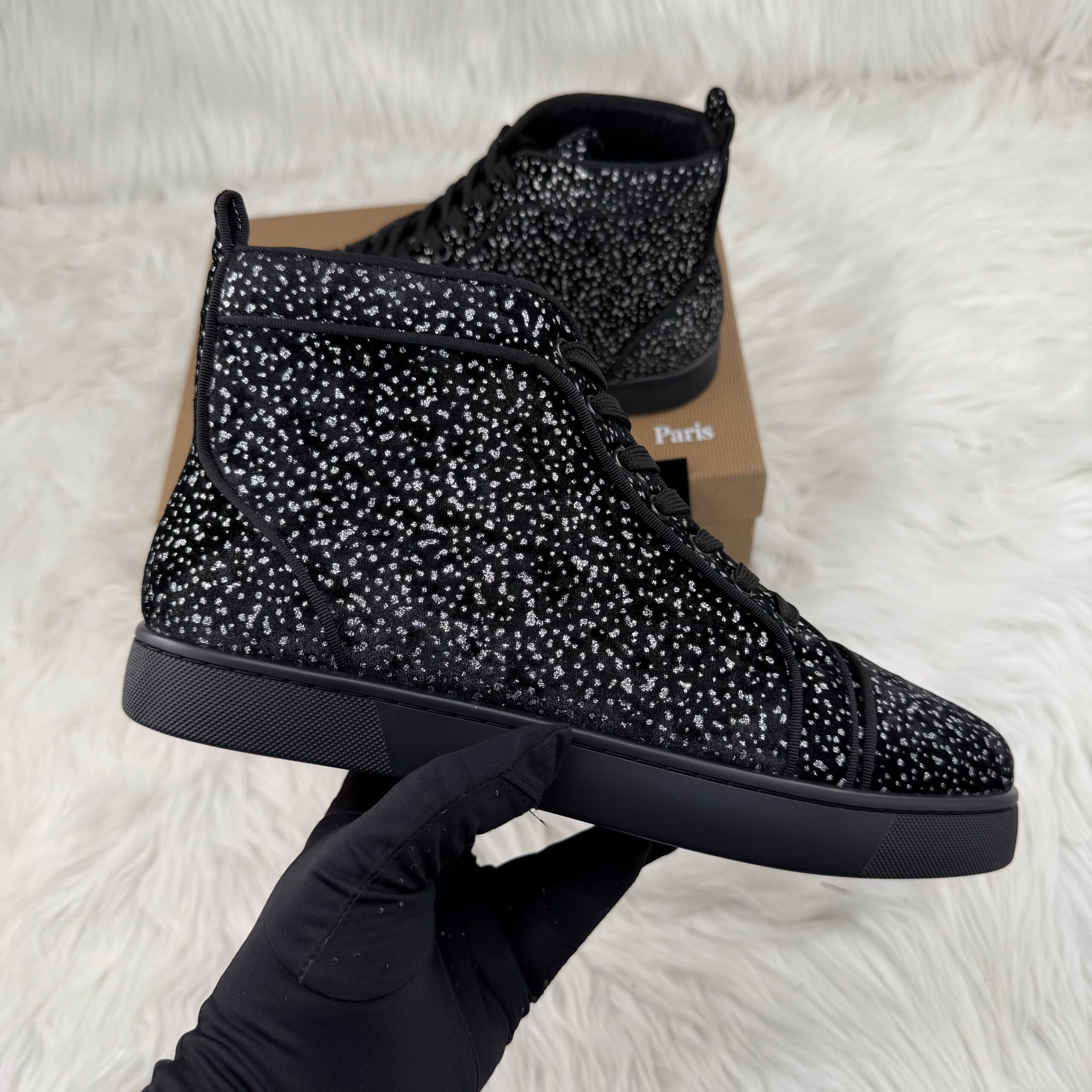 LBTN –  Suede Diamond