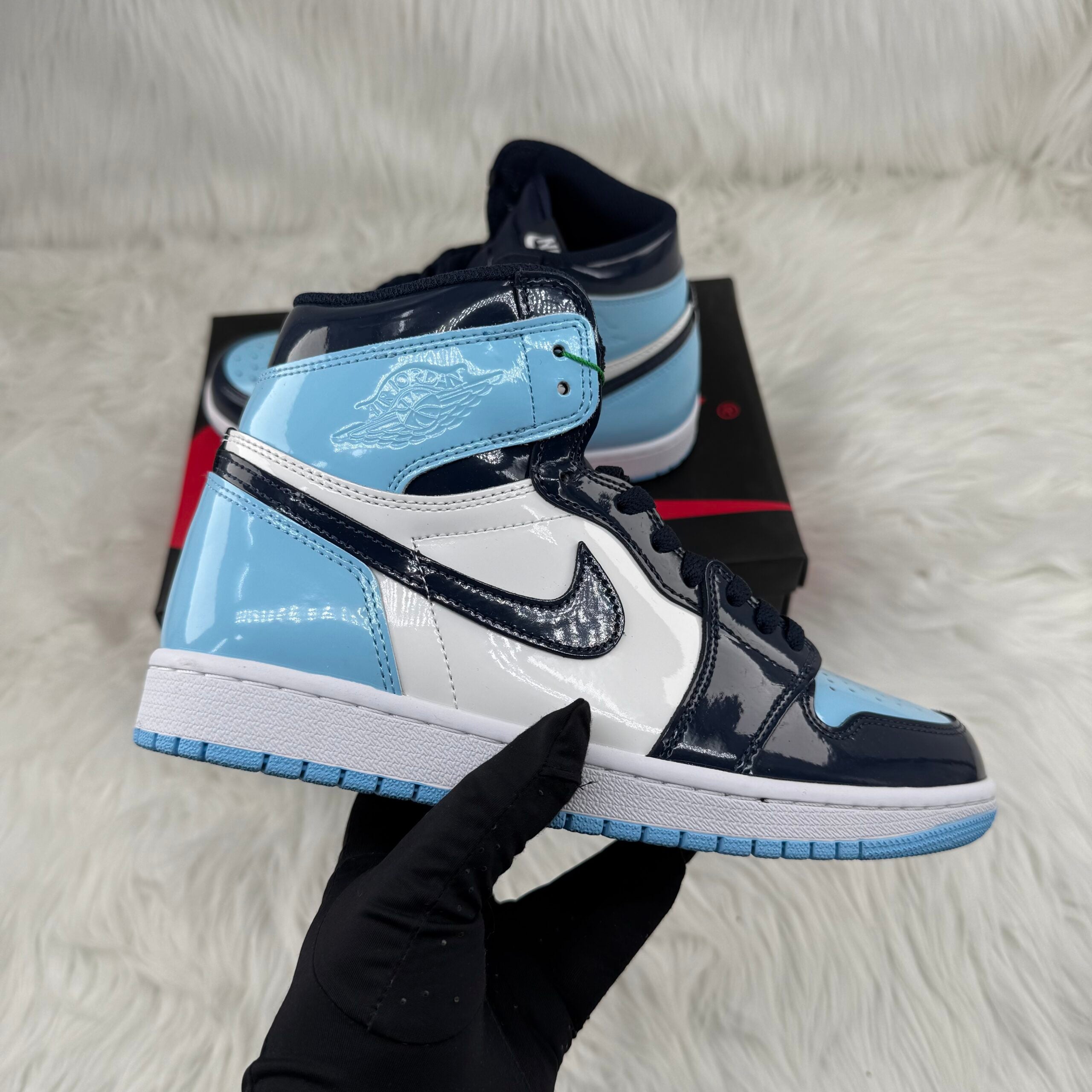 J1 – RETRO HIGH “UNC”