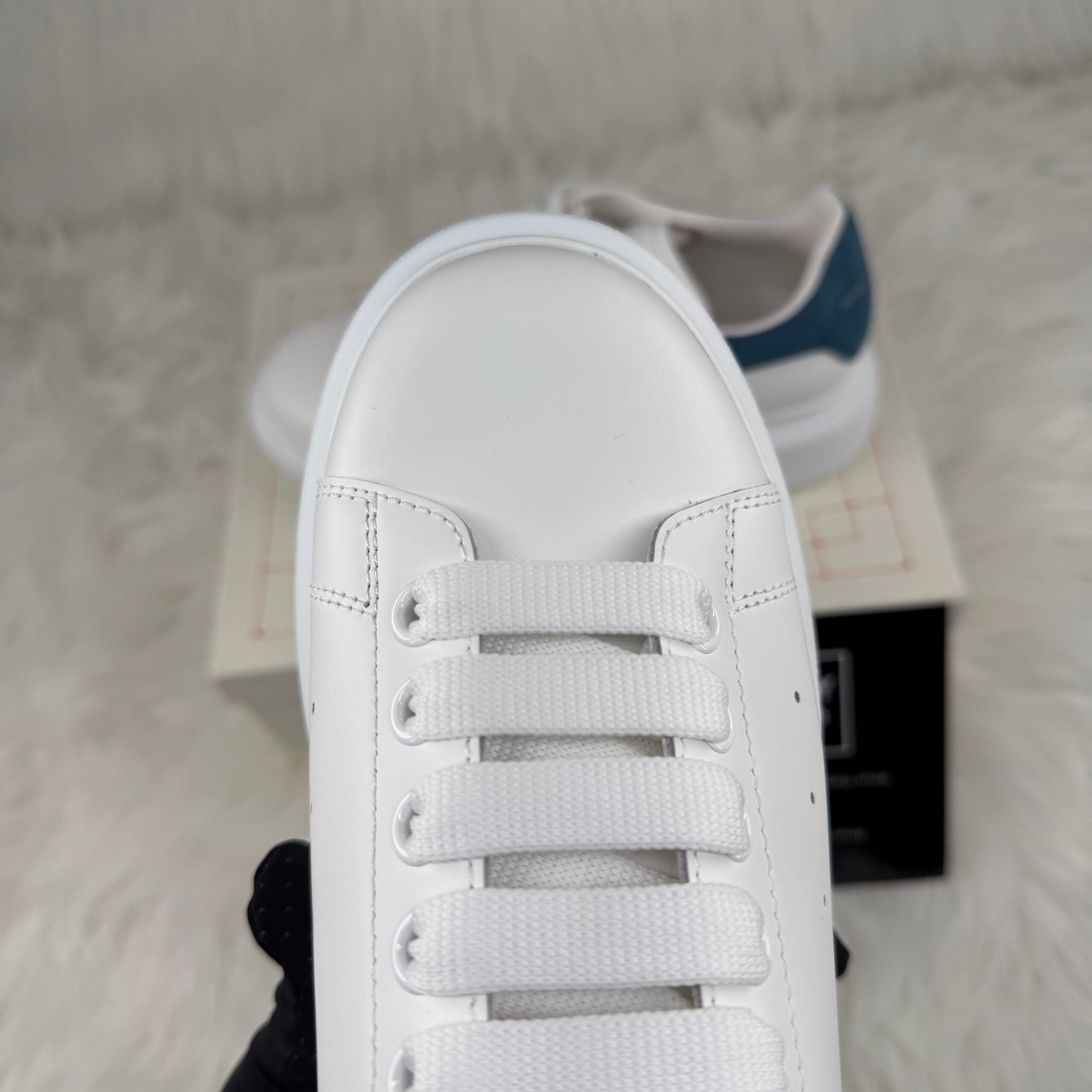 A.MCQ – WHITE/BLUE