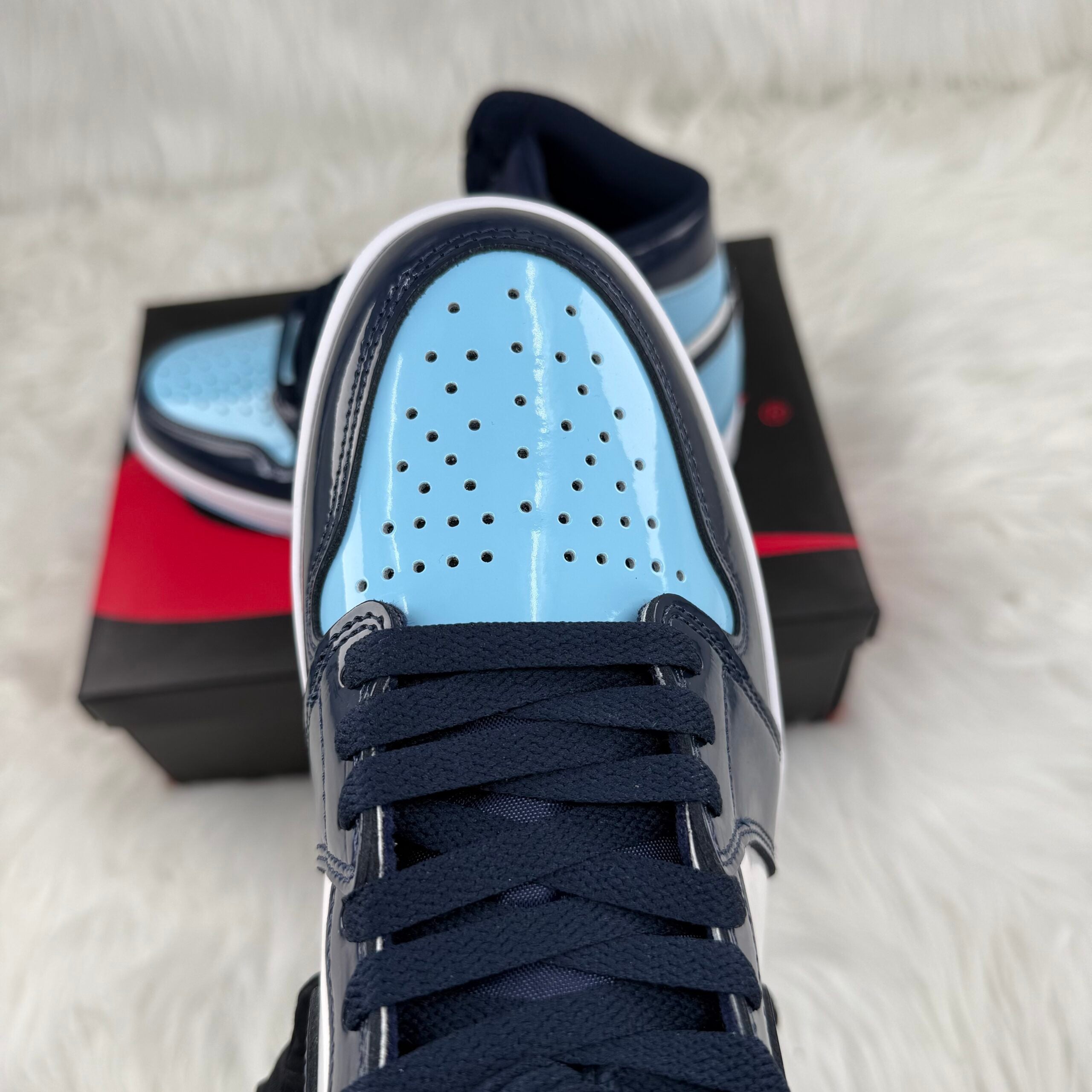 J1 – RETRO HIGH “UNC”