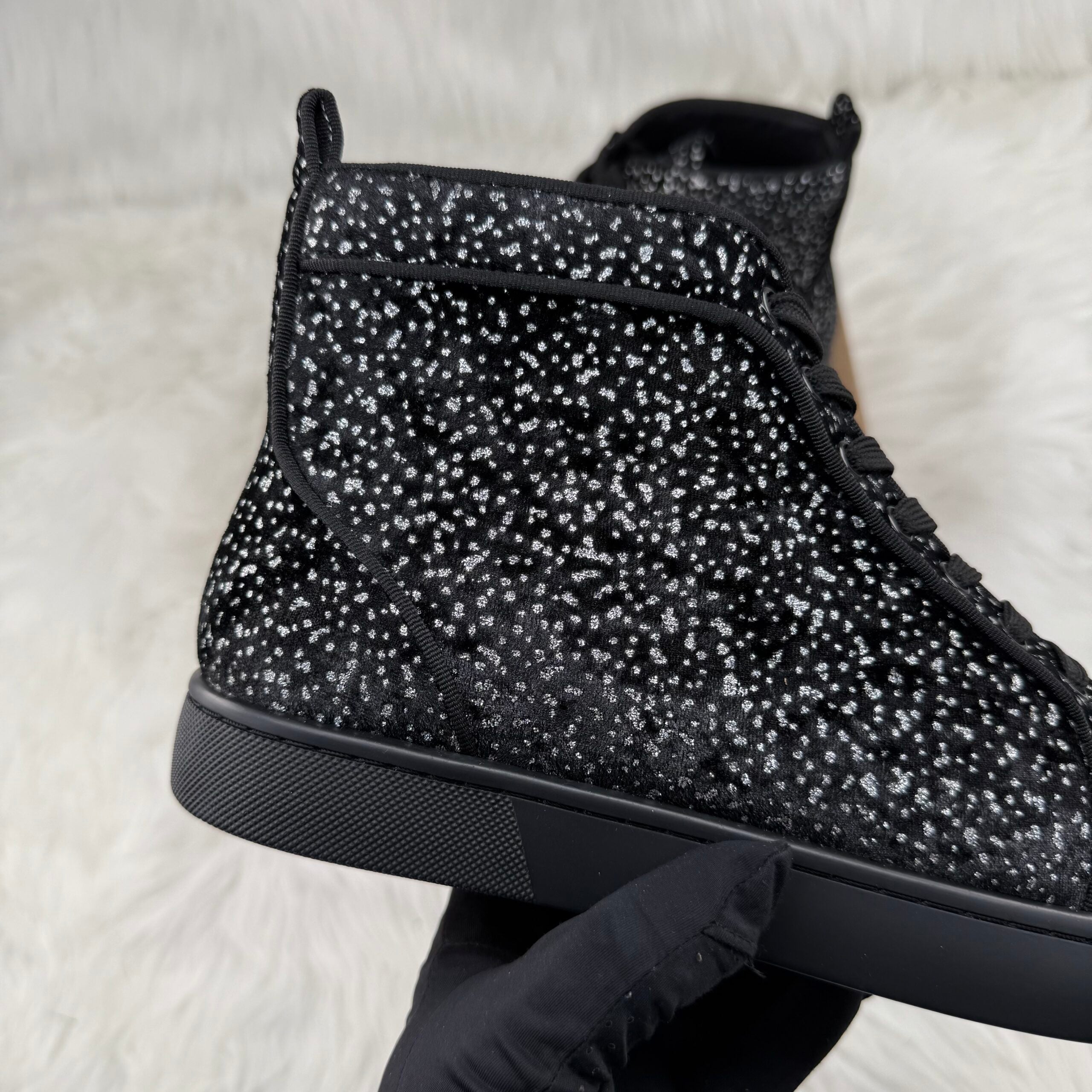 LBTN –  Suede Diamond